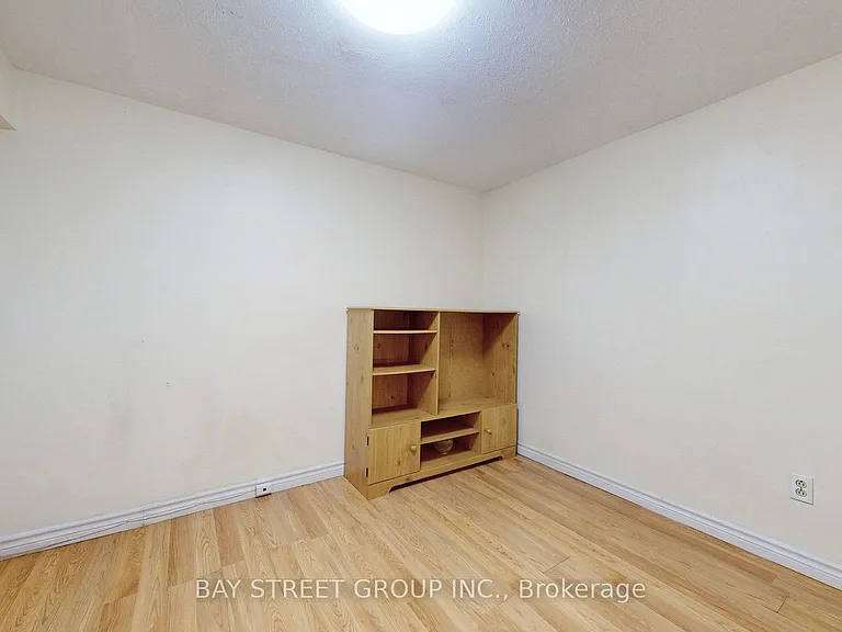 49 Pepperell Cres — Photo 14