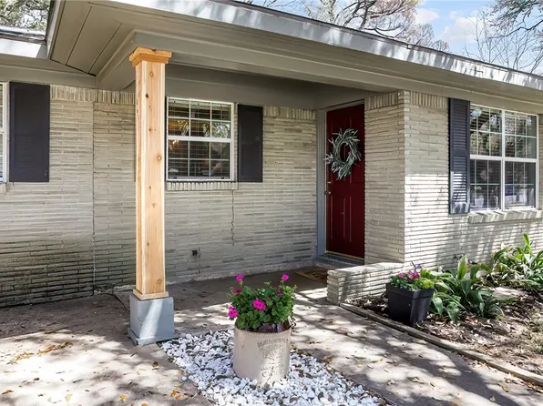 1921 Wayside Dr, Bryan, TX 77802