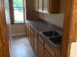 3 Bowker St APT 3, Worcester, MA 01604