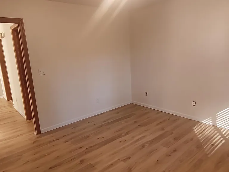 521 Courtwood Ln #8 — Photo 6