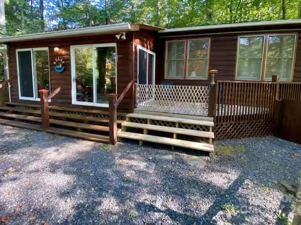 292 Bear Cub Dr, Spruce Pine, NC 28777