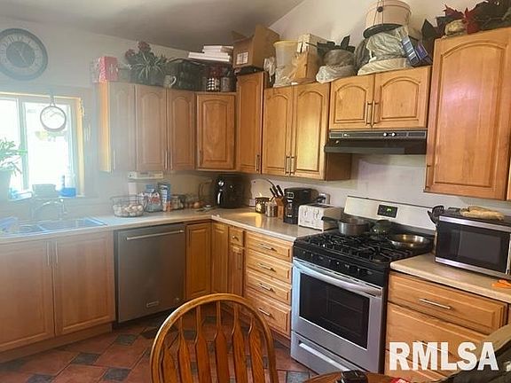 3rd image of 1339 S Crest Dr