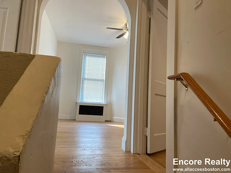 48 Newton St #2 — Photo 9