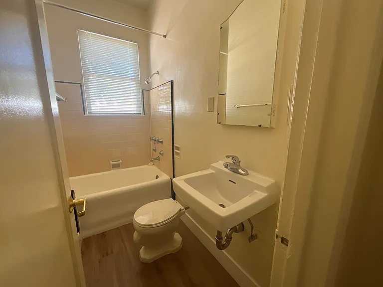 1424 P St #12 — Photo 6