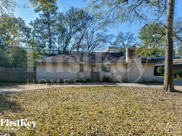 214 Oakwood Dr