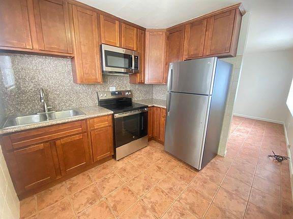 4th image of 3063 Blossom St APT A