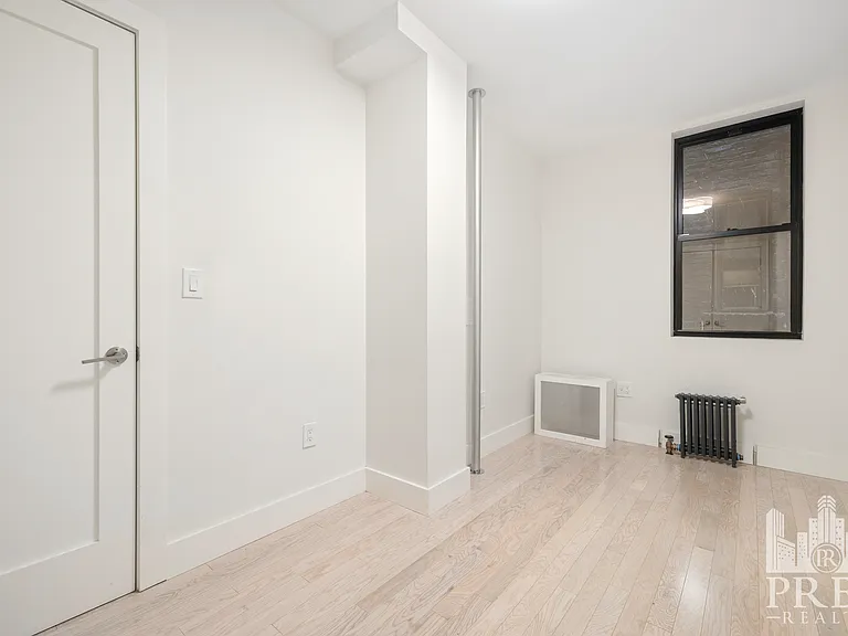 418 E 9th St #1B — Photo 7