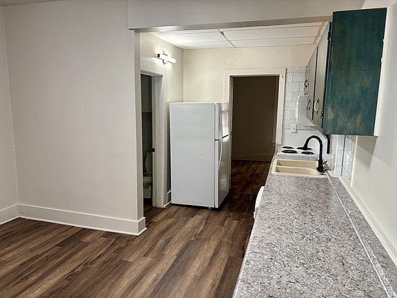 3rd image of 299 N Market St #D