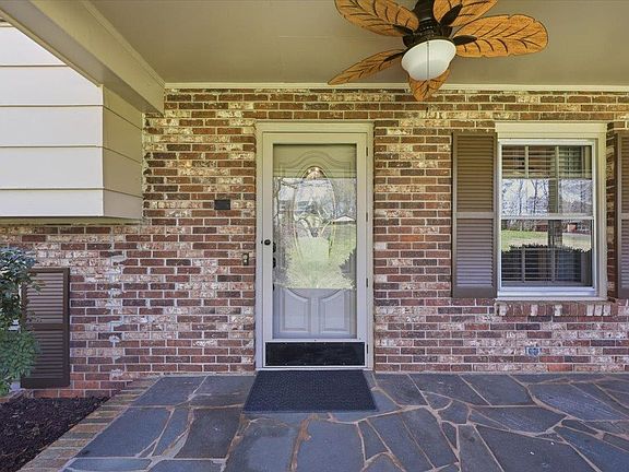 4th image of 276 Lake Forest Dr
