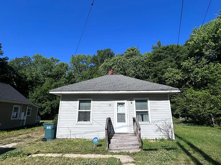 14 Ainsworth Ln — Photo 12