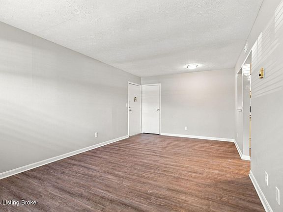 4th image of 404 N Hite Ave #B4