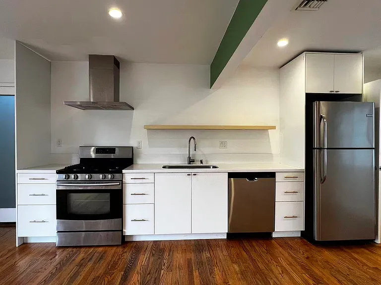 147 N Michigan Ave #4 — Photo 7
