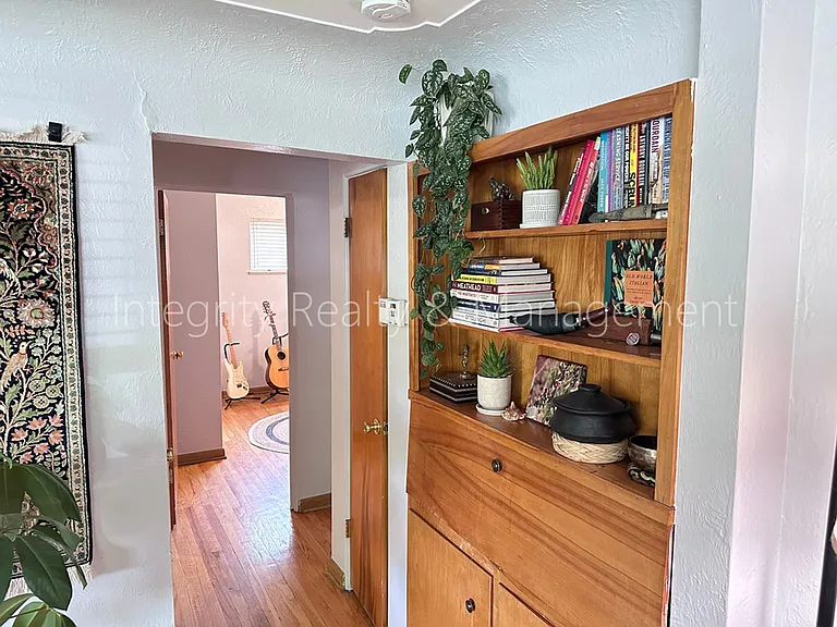 2047 Meade St — Photo 11