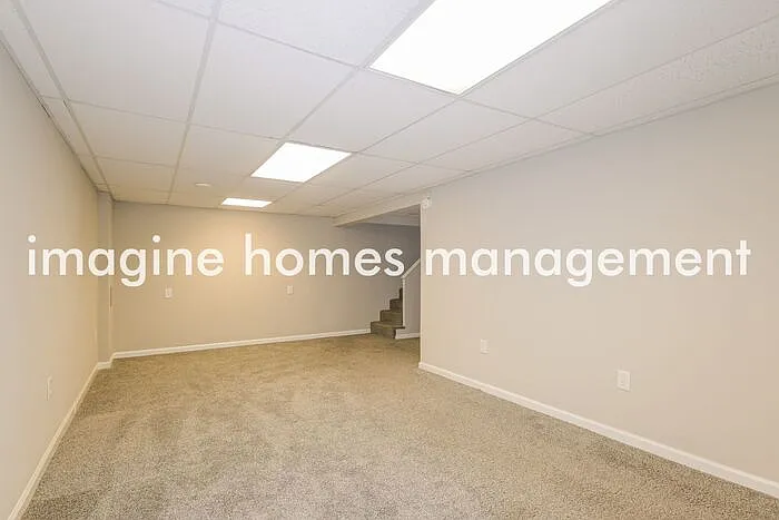 302 Clara St — Photo 16