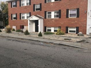 196 Stackpole St APT 9, Lowell, MA 01852