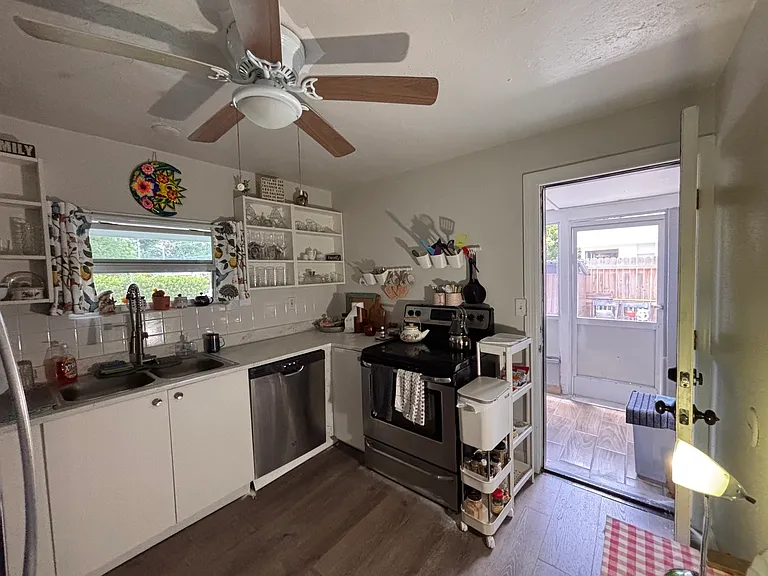 400 Vine Ave — Photo 7