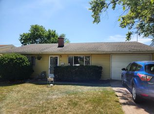 205 W Manchester Dr, Wheeling, IL