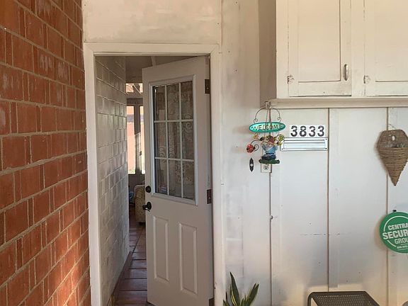 4th image of 3833 W Claremont St