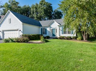 422 W Meadow Mist Ln, Round Lake, IL 60073