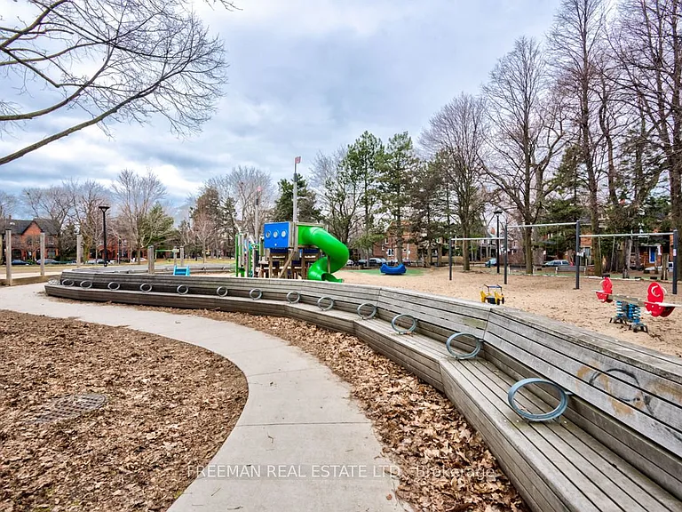 27 Rossmore Rd W #LOWER — Photo 11