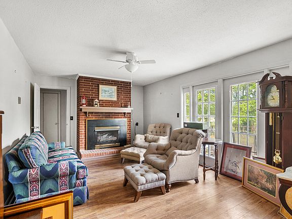 5th image of 323 Frazier Rd
