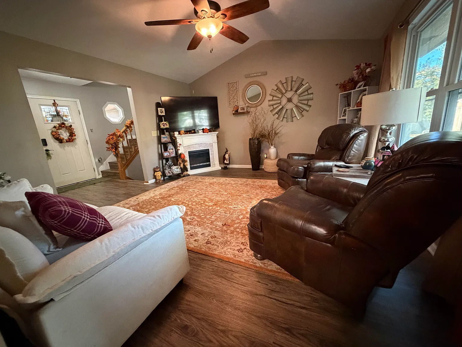 4 bed, 1716 sqft, $2,200 — Photo 4