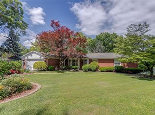 6 Bittersweet Ln, Belleville, IL 62221