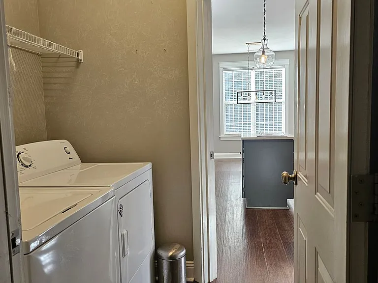 256 Stansbury Ln — Photo 11