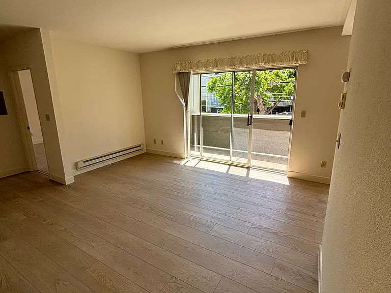 1245 Oak Grove Ave #305 — Photo 3