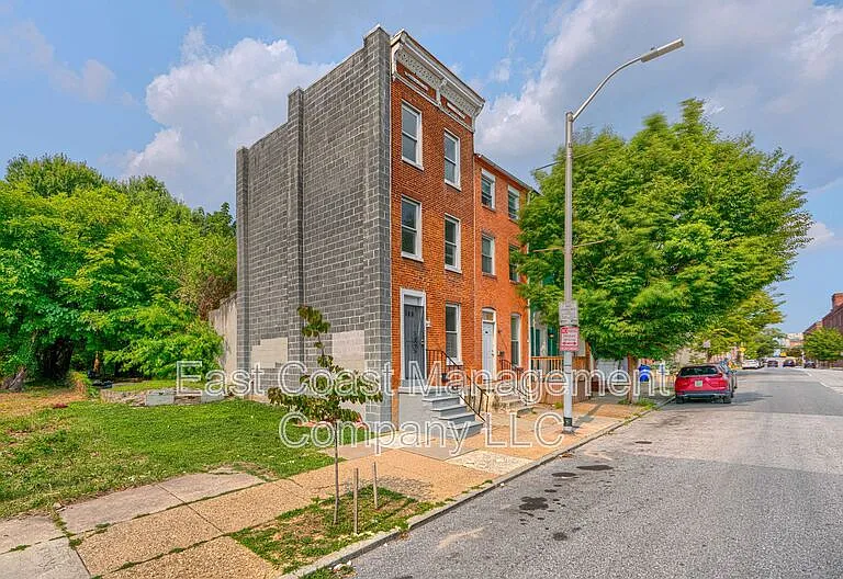 1220 W Pratt St — Photo 22