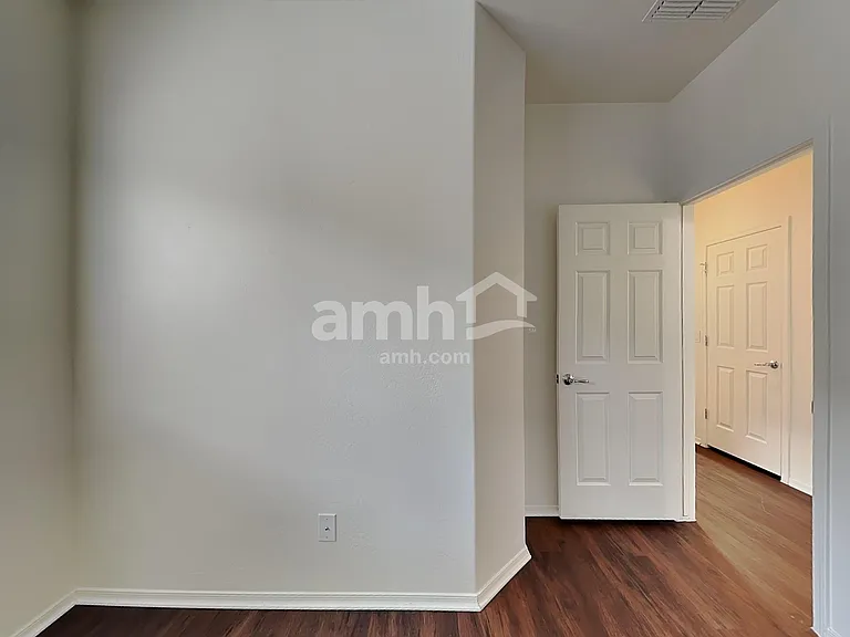 18203 W Townley Ave — Photo 14