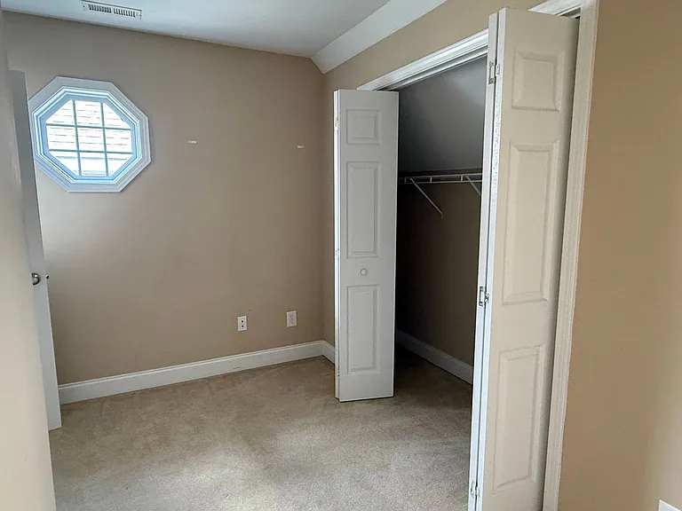 10 Charleston Ct — Photo 25