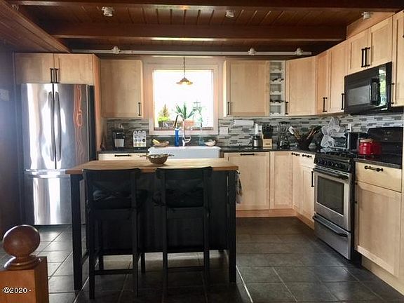 5th image of 7508 NE Neptune Dr