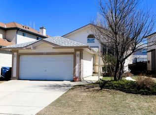 21 W Citadel Crest Cir NW, Calgary, AB T3G4G2