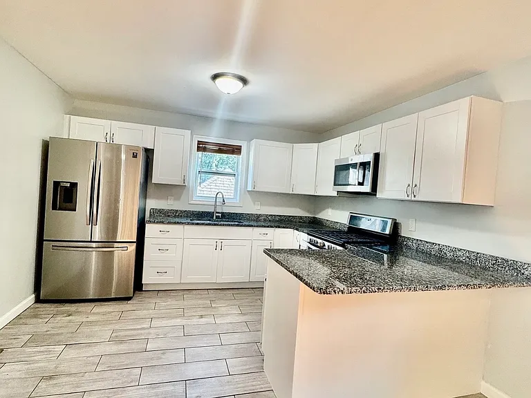 15 Lawrence St #2 — Photo 6