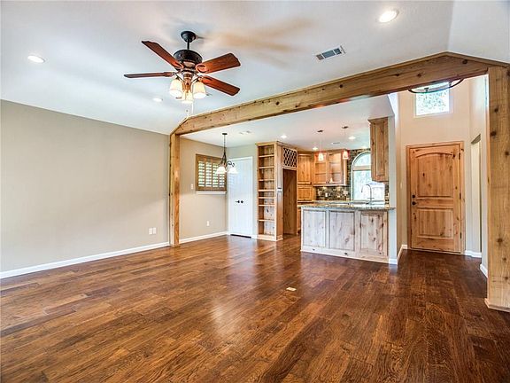 5th image of 6015 Farmingdale Dr