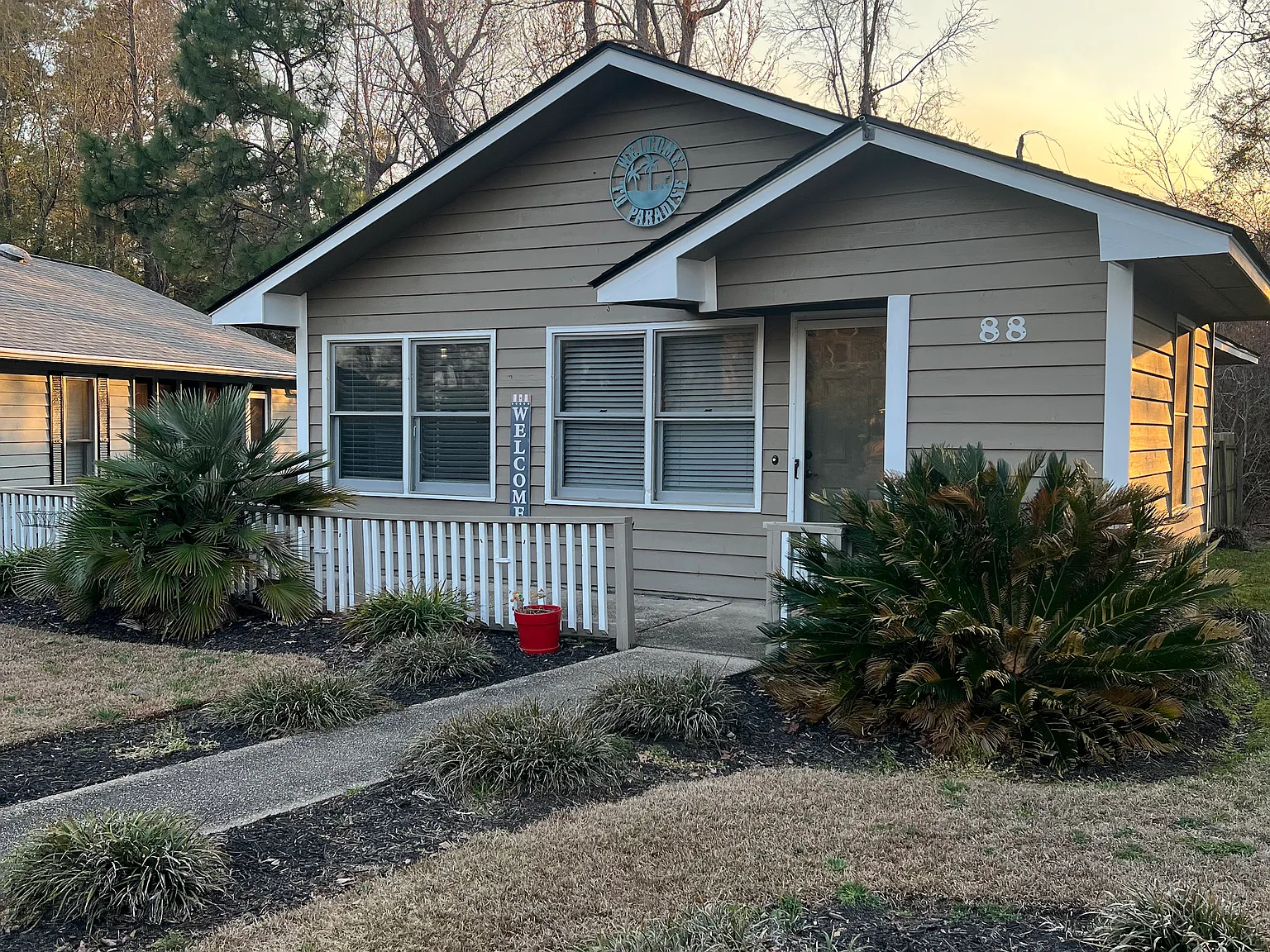 88 Channing Dr — Photo 3