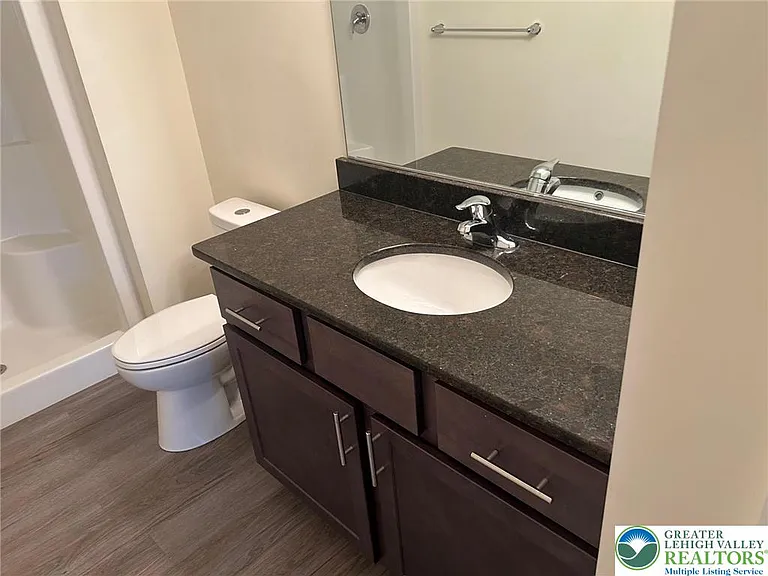 512 Penn St #2 — Photo 9