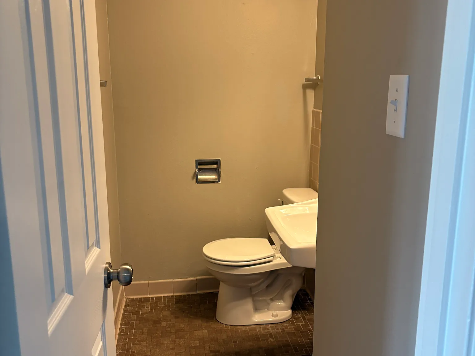 3 bed, 1.5 bath, 1000 sqft, $1,250 — Photo 2