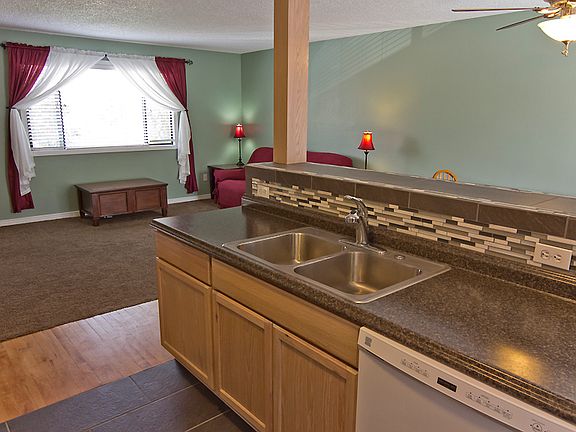 5th image of 82 Arrowwood Drive