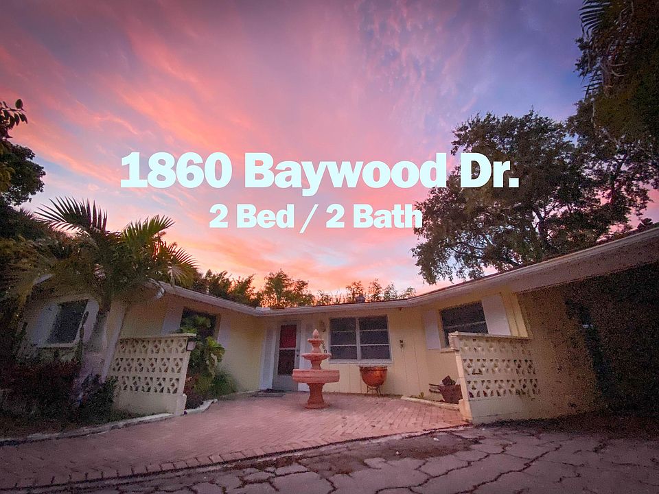 1860 Baywood Front Entry