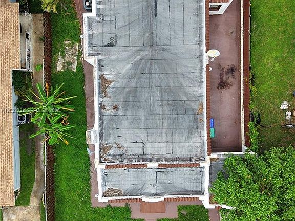 4th image of 1727 NW 50th St