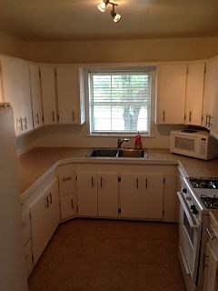 3rd image of 425 W 11th St