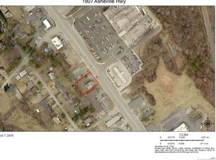 1907 Asheville Hwy, Hendersonville, NC 28791