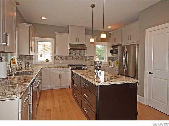 5th image of 9706 Garden Walk