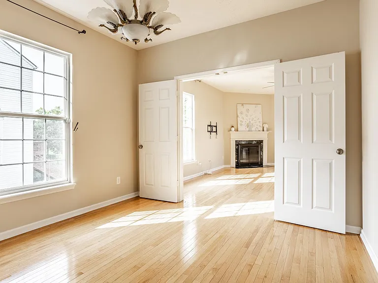 6765 Woodcliff Cir — Photo 15