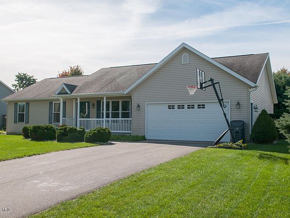 4th image of 8402 Silverado Ln
