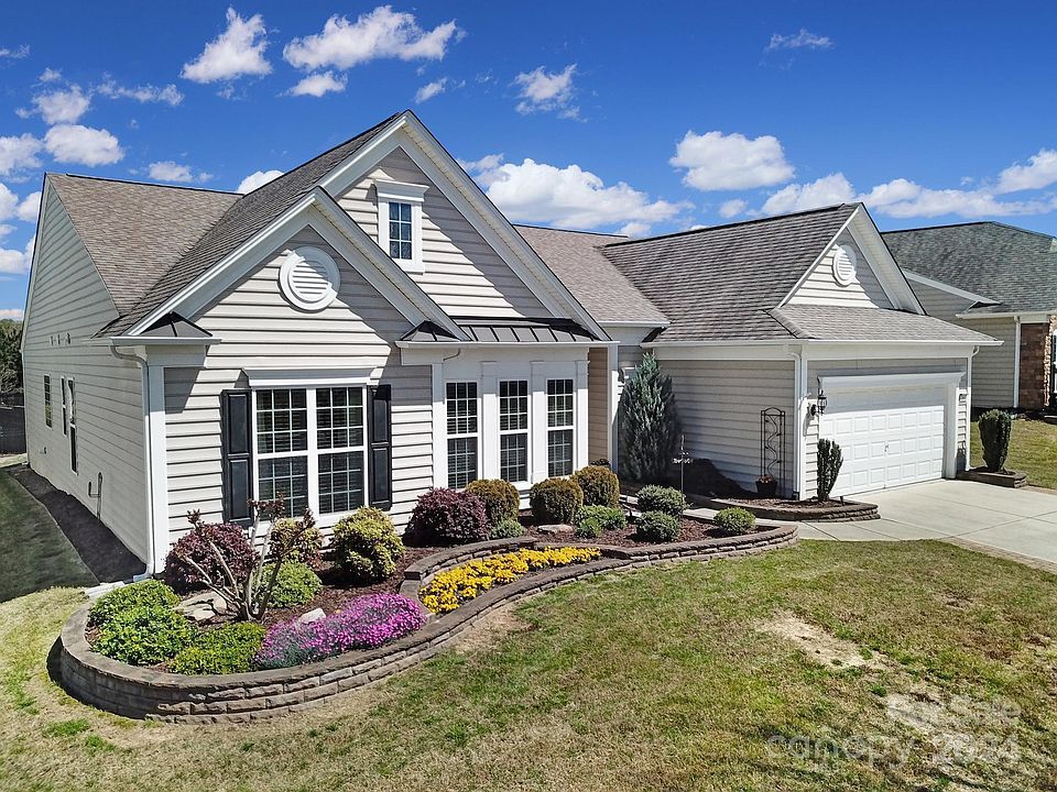 1st image of 2062 Yellowstone Dr