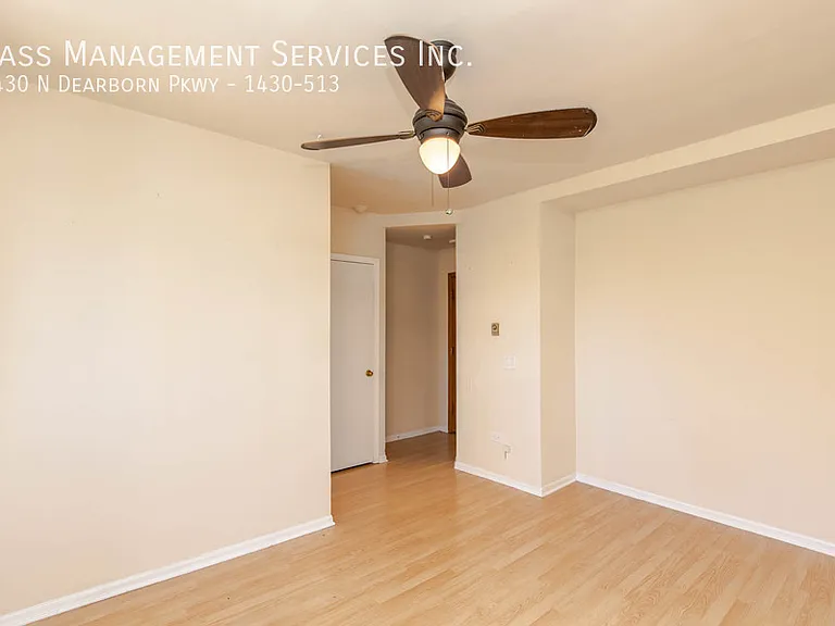1430 N Dearborn Pkwy — Photo 32