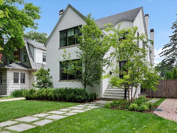 2nd image of 2201 Lincolnwood Dr